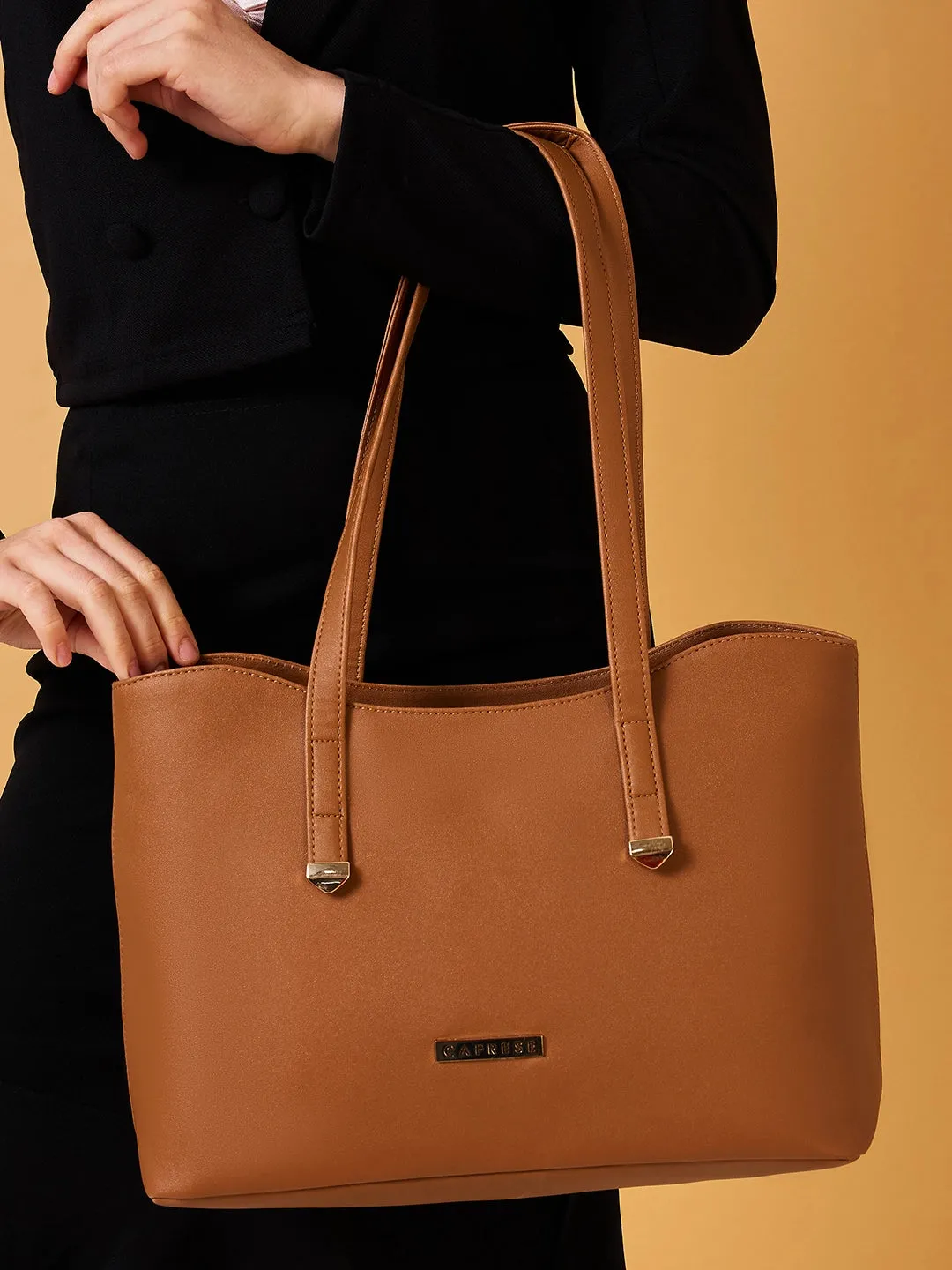 Caprese Romea Tote Medium Tan