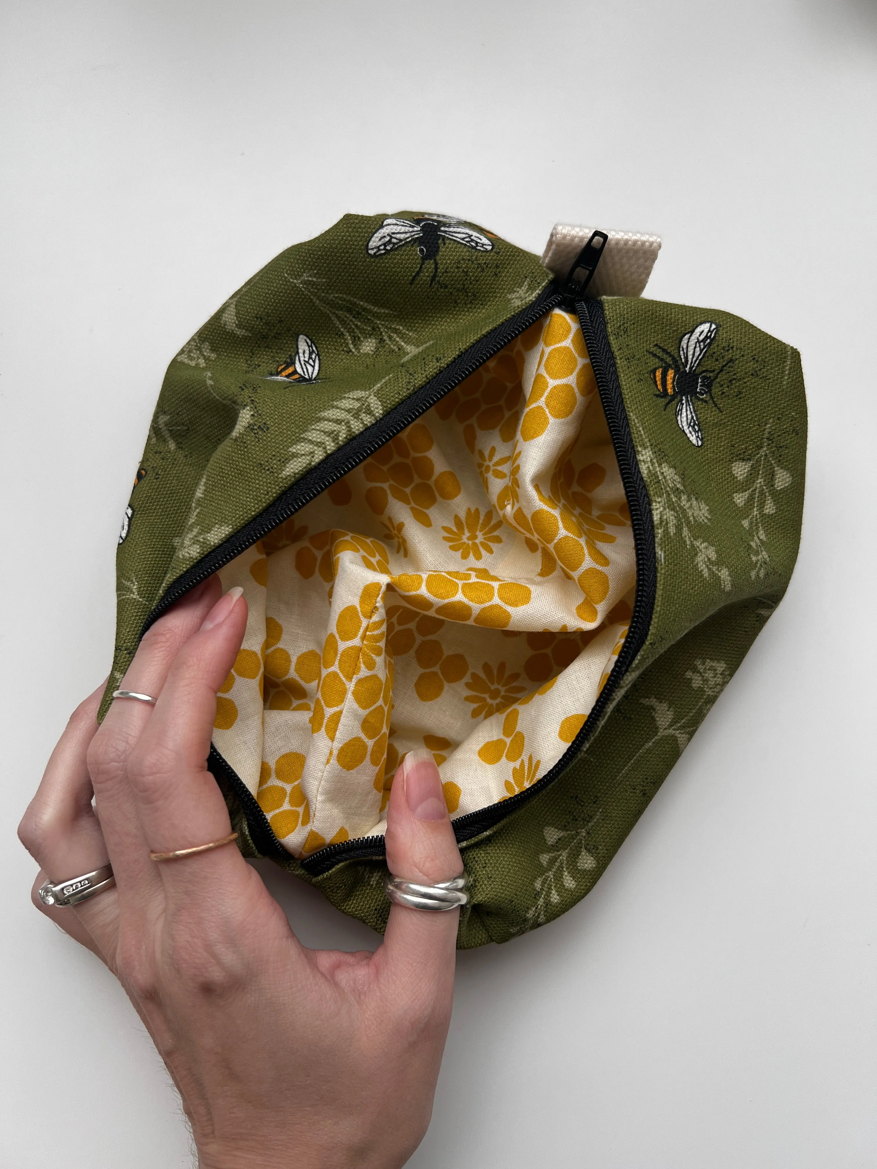 Lined Zipper Pouch : Bebe Bee