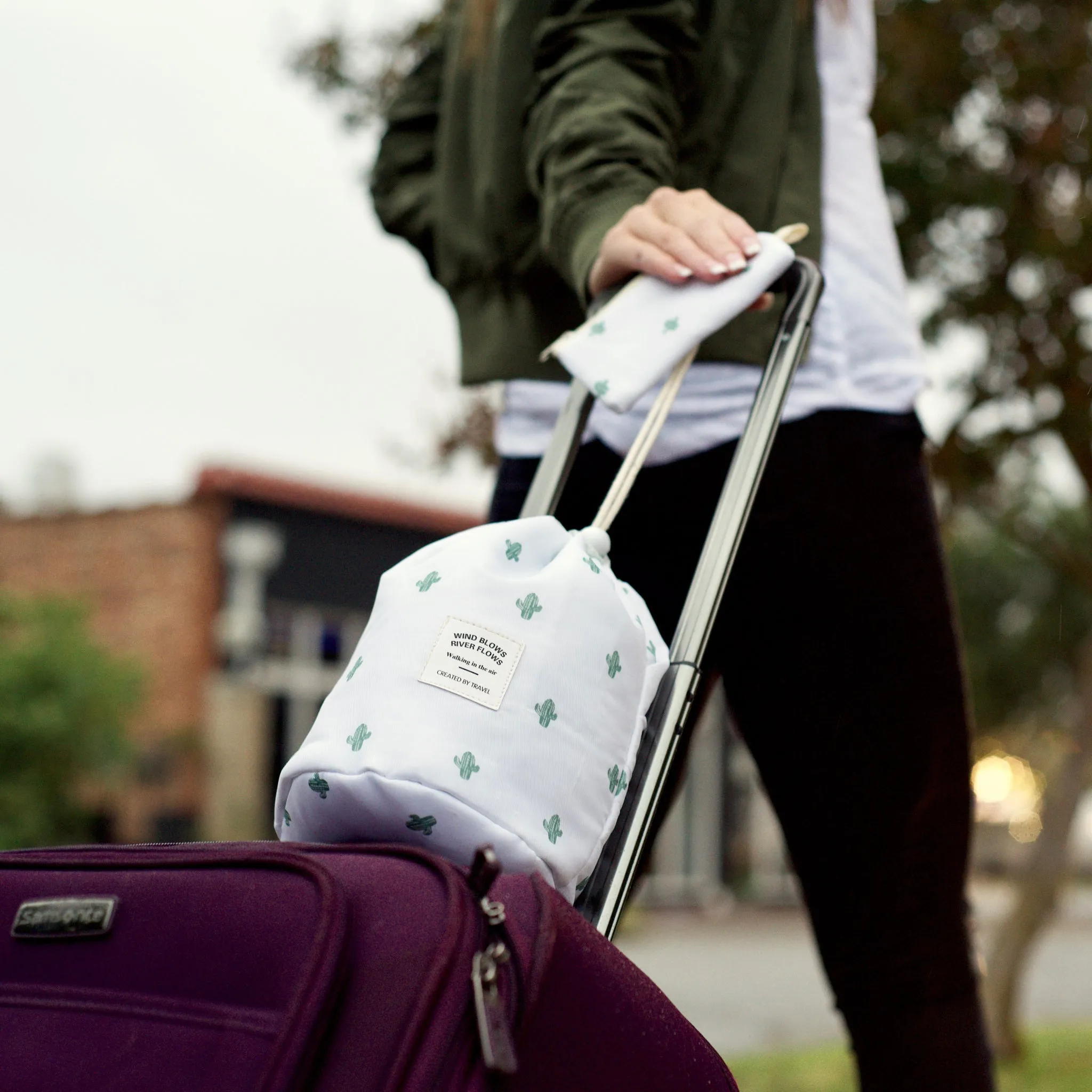 Portable Cosmetic Bags.